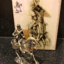 Horse-Knight-e1541865329194 Statue Knight Collection - Mounted Knight (code 7690)