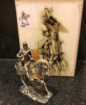 Statue Knight Collection - Mounted Knight (code 7690)