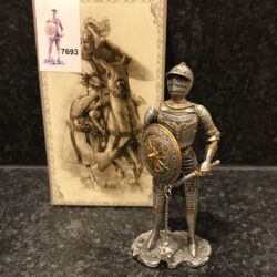 Knight-7693 Statue Knight Collection - Knight with Shield and Flail (code 7693)