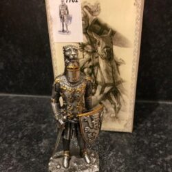 Knight-Lion-Helmet-e1541865316336 Statue Knight Collection - Knight with Lion Crested Helmet (code 7702)