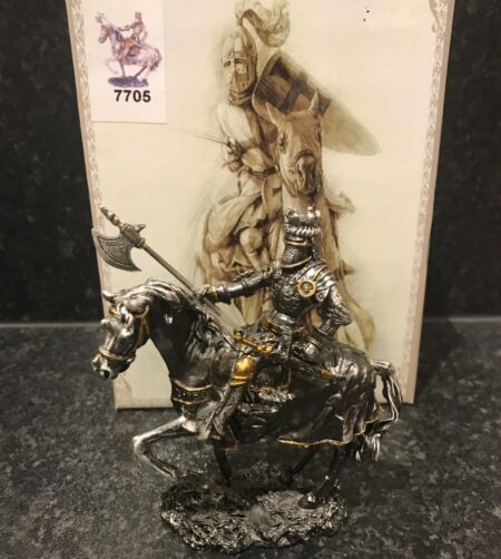 Statue Knight Collection - Mounted Knight with Axe (code 7705)