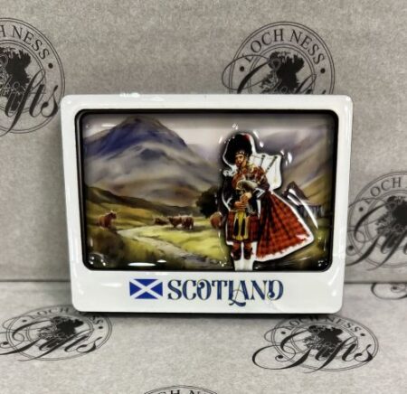 Magnet - Wooden Shiny 3D Piper and Highland Cows Scotland